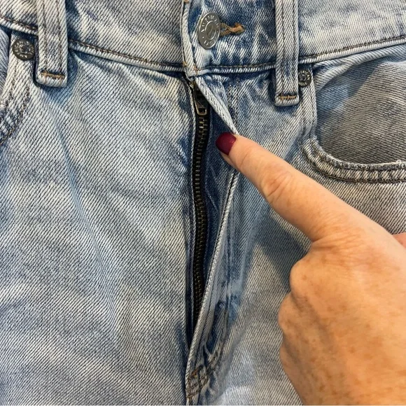 NWT American Eagle Baggy Mom Jean - Picture 3 of 13